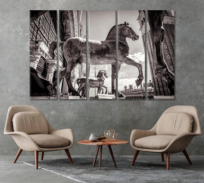 Vintage Bronze Horses of St Mark's Basilica Venice Italy Canvas Print-Canvas Print-CetArt-1 Panel-24x16 inches-CetArt